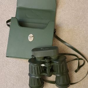 Binoculars army green with carrying case